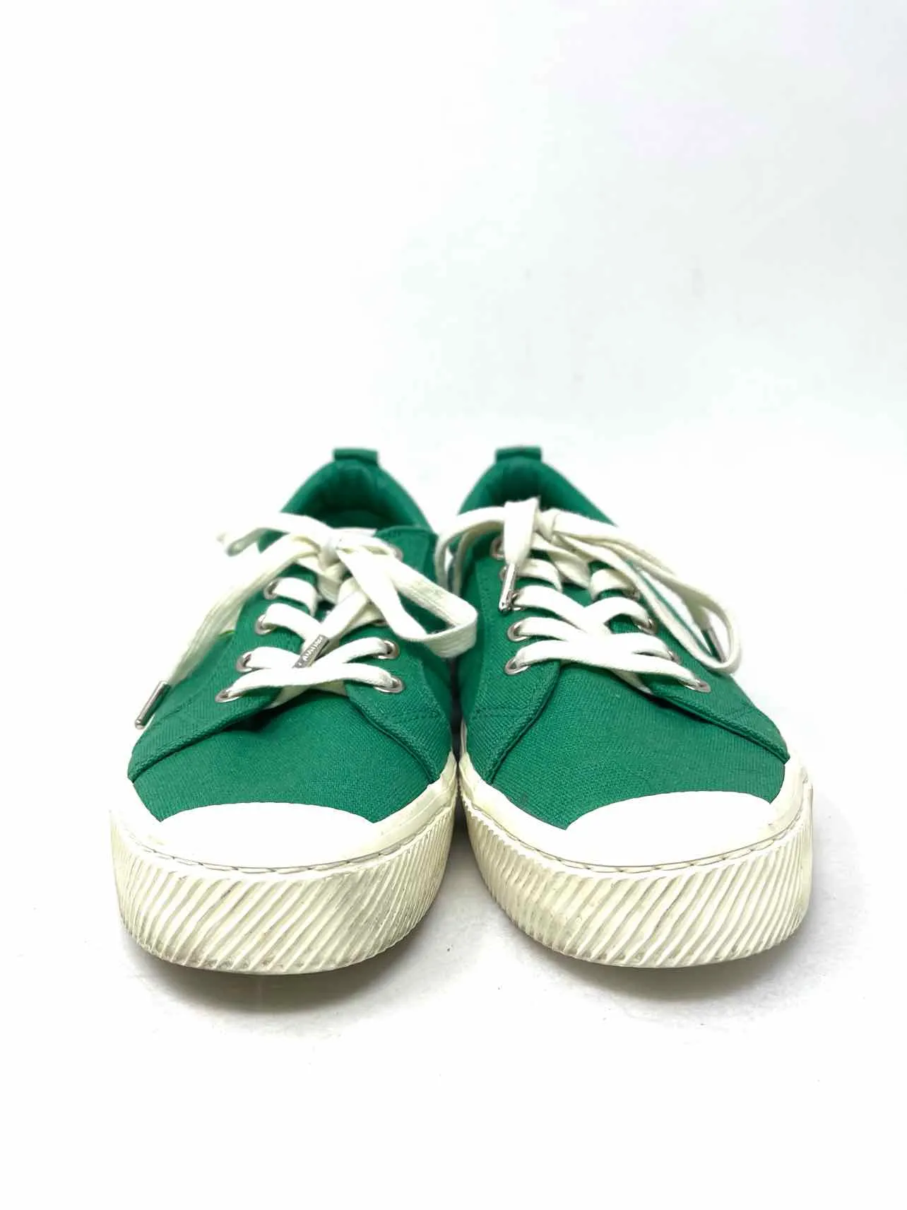 Cariuma Size 9 Green Canvas Shoes Sneakers