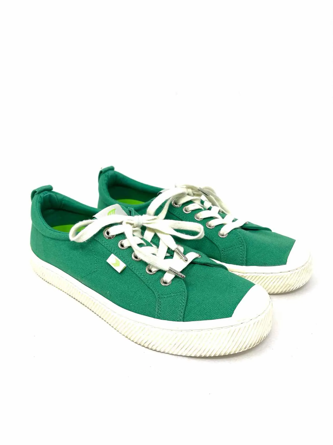 Cariuma Size 9 Green Canvas Shoes Sneakers